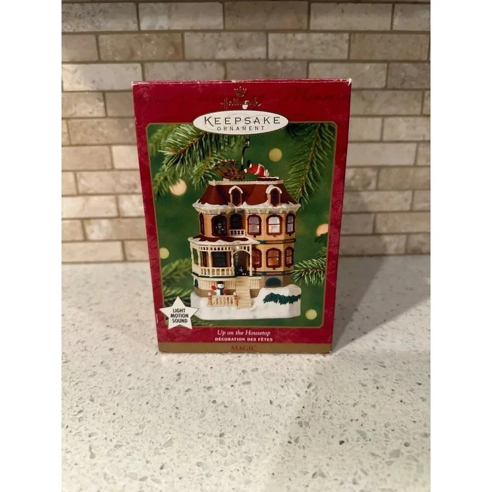 Up On The‎ Housetop Christmas Hallmark Keepsake Ornament Magic Light Motion bk